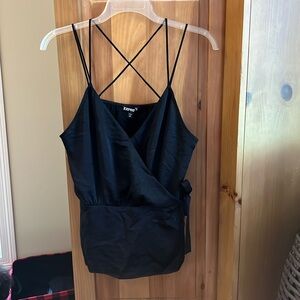 Express Little black top with side tie bow. 🖤🎀